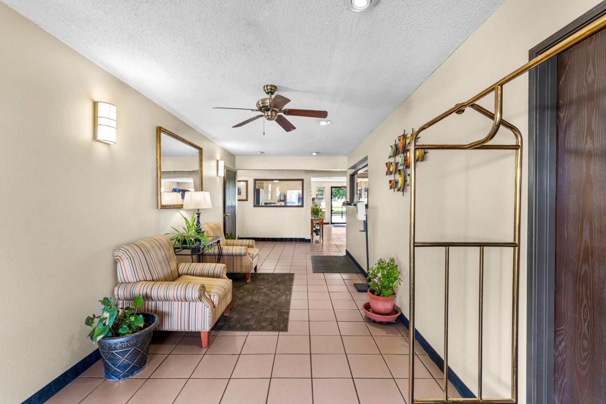 Americas Best Value Inn Decatur Εξωτερικό φωτογραφία
